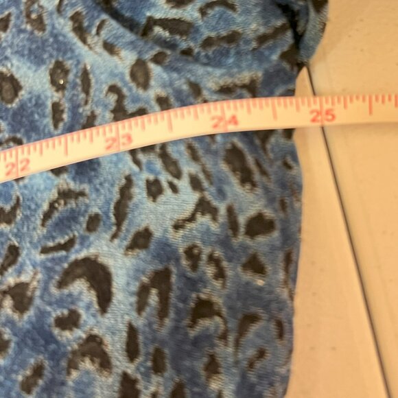 #127 Jennifer Moore JM Blue Button-Down Dress Shirt with Black Details - Picture 4 of 5